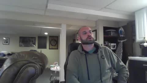 Snapshot of crm400 chatting on 10/05/25, 01:48 billybasement online show from 10/05/25, 01:48