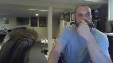 Snapshot of crm400 chatting on 10/11/25, 12:54 billybasement online show from 10/11/25, 12:54