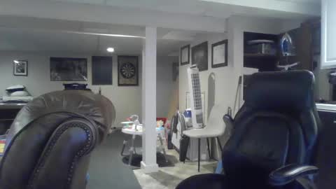 Snapshot of crm400 chatting on 10/12/25, 01:15 billybasement online show from 10/12/25, 01:15