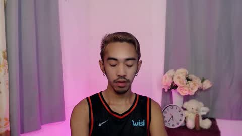 crocodale online show from 10/30/25, 02:07