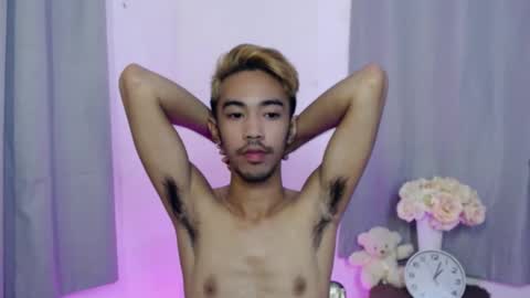 Snapshot of crocodale chatting on 11/18/25, 09:36 crocodale online show from 11/18/25, 09:36