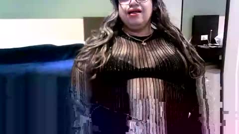 Linda Cross online show from 10/29/25, 02:03