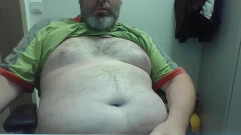 Snapshot of crouch1 chatting on 09/15/25, 10:04 Crouch1 online show from 09/15/25, 10:04