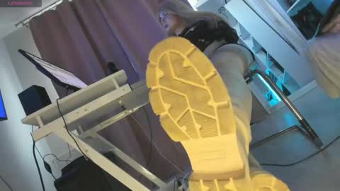 Snapshot of cruel_siren chatting on 10/11/25, 05:39 Cruel Siren online show from 10/11/25, 05:39