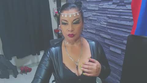 cruela_deviil online show from 09/12/25, 01:17