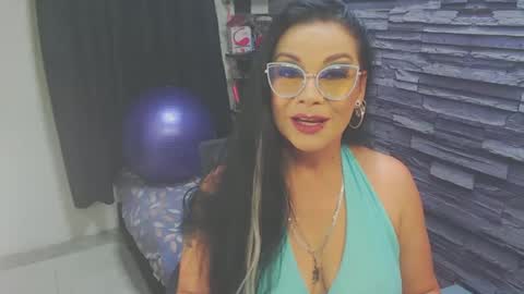 Snapshot of cruela_deviil chatting on 11/01/25, 08:22 cruela_deviil online show from 11/01/25, 08:22