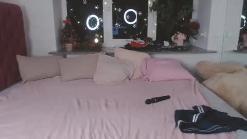 Kitty online show from 12/14/25, 10:09