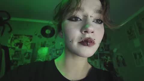 Snapshot of cruella_mira chatting on 11/10/25, 05:34 cruella_mira online show from 11/10/25, 05:34