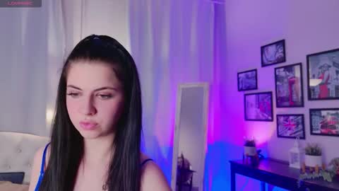 Snapshot of crypt_hamster chatting on 12/14/25, 08:24 Wanda online show from 12/14/25, 08:24