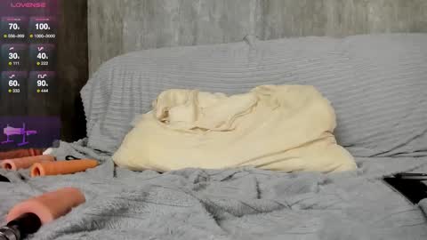 crysta liza online show from 10/30/25, 10:10