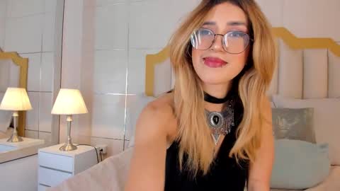 Snapshot of crysta_lrose_ chatting on 02/13/26, 12:23 Crystal Rose online show from 02/13/26, 12:23