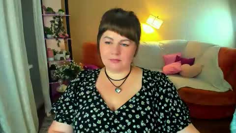 Snapshot of crystaalstaar chatting on 09/13/25, 07:46 Anna online show from 09/13/25, 07:46