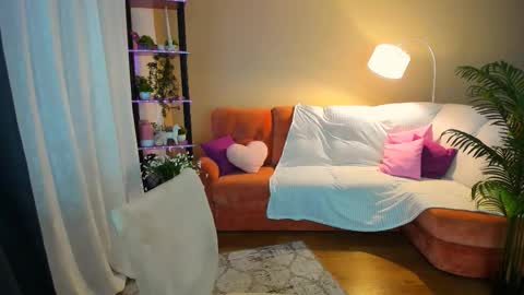 Snapshot of crystaalstaar chatting on 09/20/25, 07:15 Anna online show from 09/20/25, 07:15