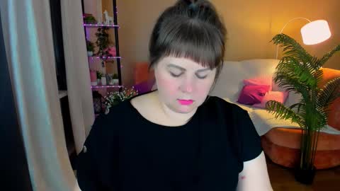 Snapshot of crystaalstaar chatting on 10/13/25, 07:25 Anna online show from 10/13/25, 07:25