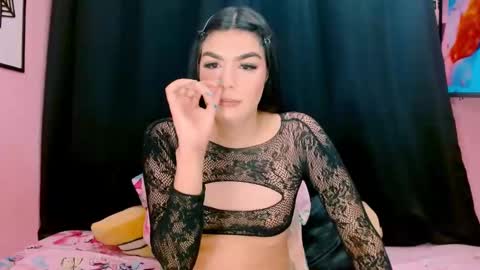 Snapshot of crystal420_ chatting on 11/02/25, 05:32 Instagram cristal espinosa1 online show from 11/02/25, 05:32