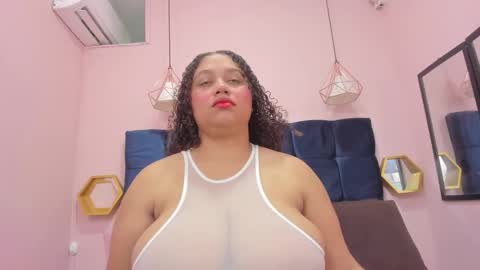 crystal_butterfly1 online show from 11/16/25, 12:55