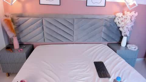 crystal_collinss_ online show from 02/11/25, 12:16