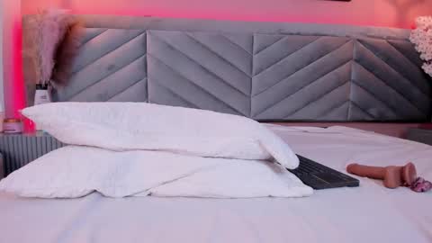 crystal_collinss_ online show from 02/21/25, 02:48