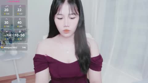 Snapshot of crystal_lea chatting on 10/10/25, 01:37 crystal_lea online show from 10/10/25, 01:37