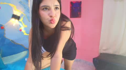 Snapshot of crystal_love08 chatting on 05/01/26, 07:29 crystal online show from 05/01/26, 07:29