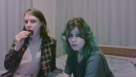 Crystal and Marcl online show from 01/04/25, 05:37
