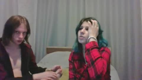 Crystal and Marcl online show from 01/07/25, 01:03