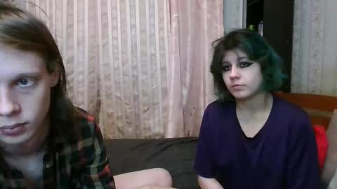 Crystal and Marcl online show from 02/04/25, 03:44