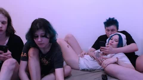 Crystal and Marcl online show from 03/04/25, 01:12