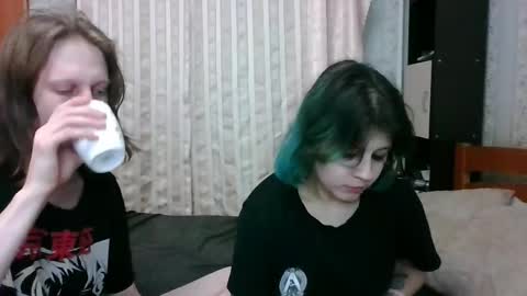 Crystal and Marcl online show from 03/10/25, 01:01