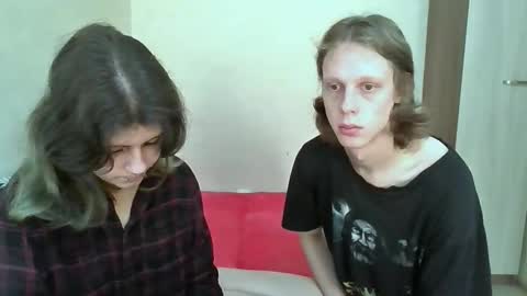 Snapshot of crystal_porn_love chatting on 09/28/25, 01:16 Crystal and Marcl online show from 09/28/25, 01:16