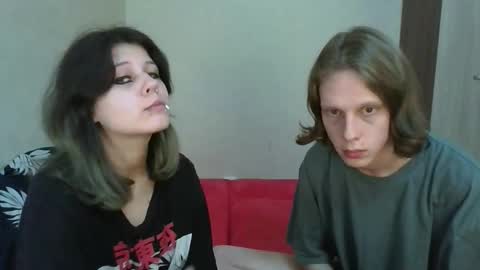 Snapshot of crystal_porn_love chatting on 09/30/25, 06:46 Crystal and Marcl online show from 09/30/25, 06:46