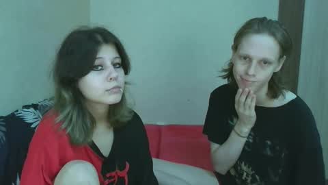 Snapshot of crystal_porn_love chatting on 10/10/25, 09:03 Crystal and Marcl online show from 10/10/25, 09:03