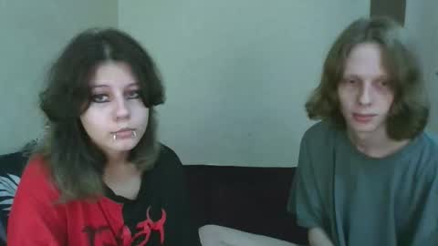 Snapshot of crystal_porn_love chatting on 10/21/25, 11:05 Crystal and Marcl online show from 10/21/25, 11:05