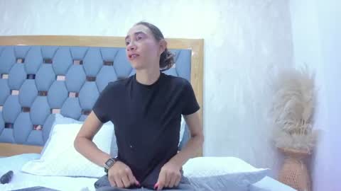 crystal_sm online show from 06/09/26, 03:07