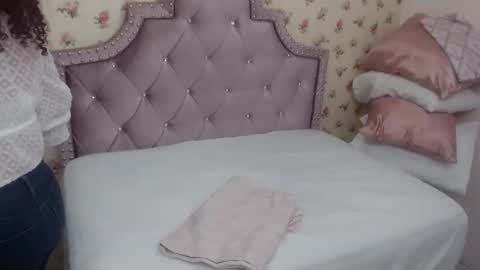 Snapshot of crystal_watson0 chatting on 03/18/26, 12:52 Milf Latina online show from 03/18/26, 12:52