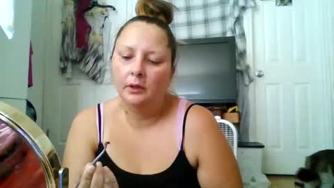 Snapshot of crystalbarbie214 chatting on 09/15/25, 04:07 crystalbarbie214 online show from 09/15/25, 04:07
