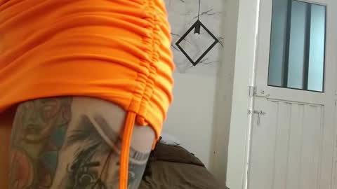 crystalblazee online show from 11/20/25, 05:23