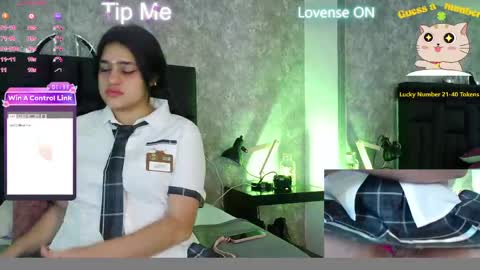 Snapshot of crystalboow chatting on 05/21/26, 06:37 Crystal online show from 05/21/26, 06:37