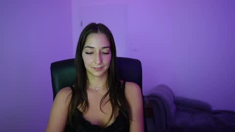 Snapshot of crystalbrunette18 chatting on 06/04/26, 06:47 Crystalbrunette18 online show from 06/04/26, 06:47
