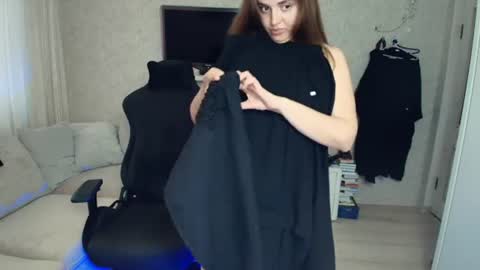 crystalemily online show from 06/12/26, 07:13