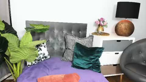 Crystal online show from 06/27/26, 04:39