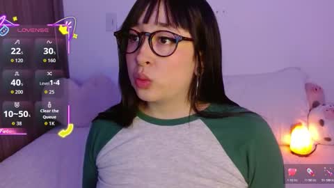 Snapshot of crystalitesq chatting on 10/24/25, 12:52 Olivia online show from 10/24/25, 12:52