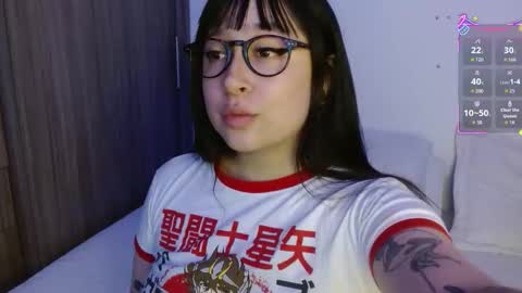 Snapshot of crystalitesq chatting on 10/30/25, 01:07 Olivia online show from 10/30/25, 01:07