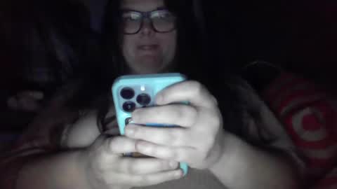 Snapshot of crystalizzzee chatting on 12/24/24, 10:44 Herekittykitty69 online show from 12/24/24, 10:44