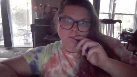 Snapshot of crystalizzzee chatting on 01/18/25, 04:10 Herekittykitty69 online show from 01/18/25, 04:10