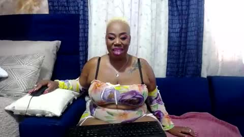 crystaljes online show from 01/22/25, 04:02