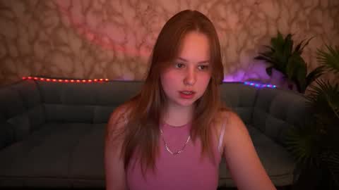 Snapshot of crystallpaws_ chatting on 10/13/25, 07:14 crystallpaws_ online show from 10/13/25, 07:14