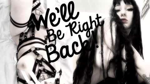 Sasha    Make me moan with patterns   good music here  online show from 11/28/25, 02:47