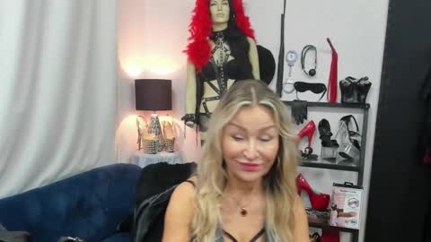 CrystalHotty online show from 10/21/25, 04:46