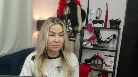 Snapshot of crystalxohotty chatting on 01/19/26, 05:33 CrystalHotty online show from 01/19/26, 05:33